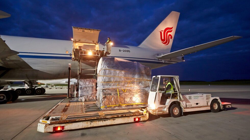 Phí trucking vận chuyển từ kho hàng ra sân bay Phí trucking vận chuyển từ kho hàng ra sân bay