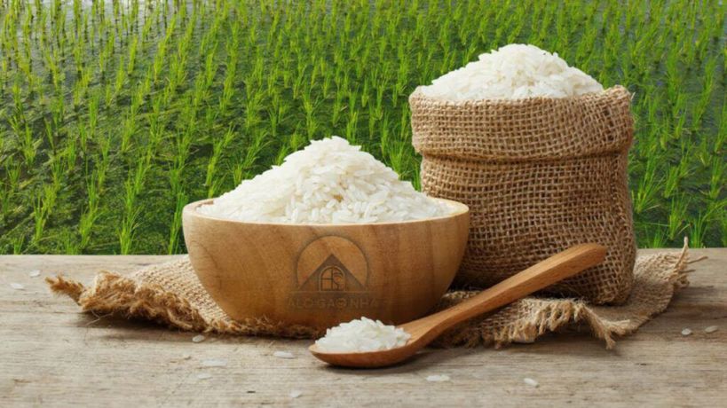 Người sản xuất sẽ tiếp tục đưa gạo đi đánh bóng để tạo nên vẻ ngoài bắt mắt